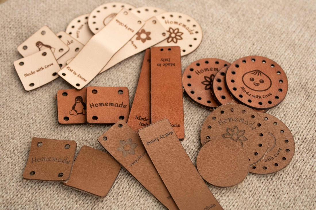 Leder beschriften: So klappt Gravur, Prägung & DIY sauber - Leder-Kaufen.com