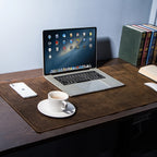 CONTACT’S FAMILY Echtleder Mauspad aus Rindsleder – Große Vintage Schreibtischunterlage mit Handballenauflage, Premium Desk Mat für PC & Laptop