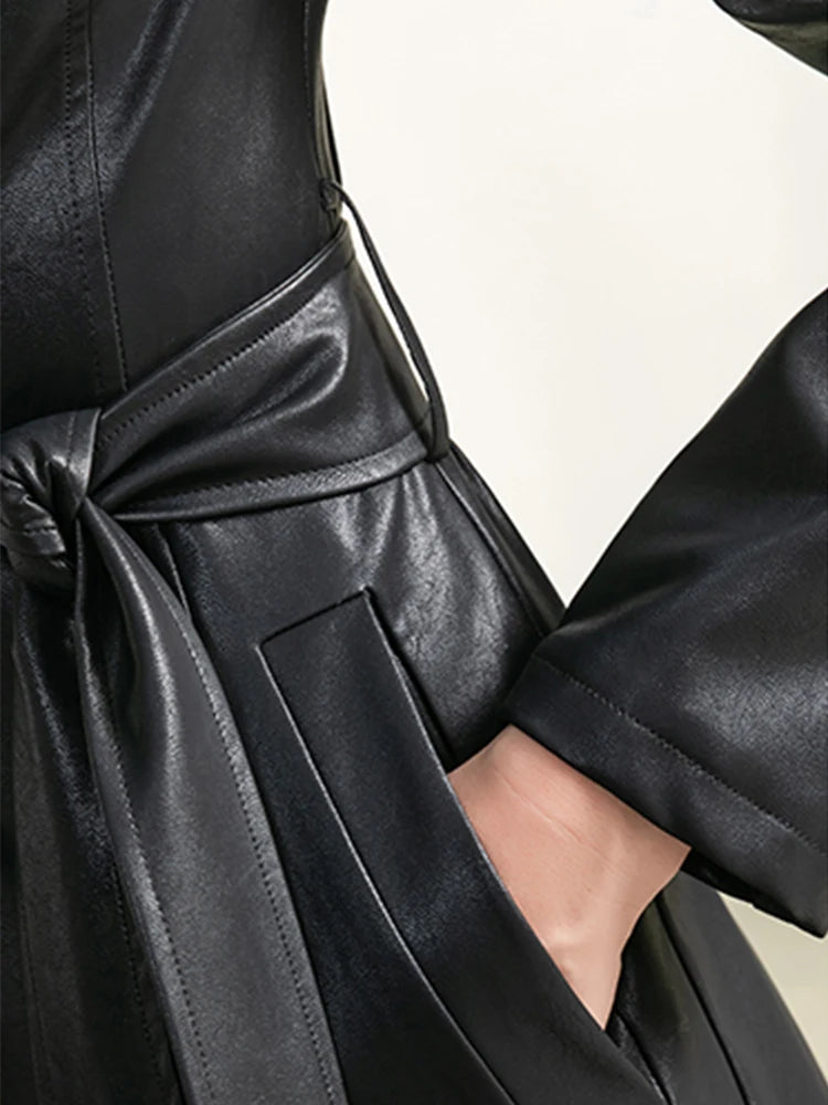 Damen Langer PU Ledermantel – Schwarzer Faux Leather Coat mit Gürtel, Einreihig, Luxus-Design für Frühling & Herbst