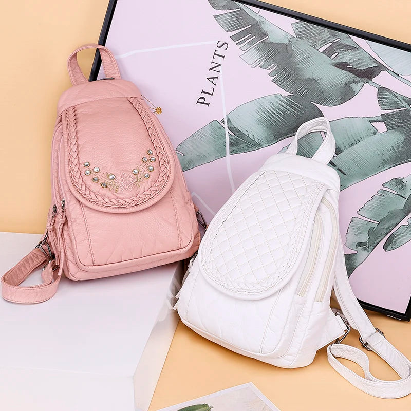 KMFFLY Damen Rucksack Weiß – Weicher Washed PU Leder Rucksack mit Blumenstickerei, klein & vielseitig