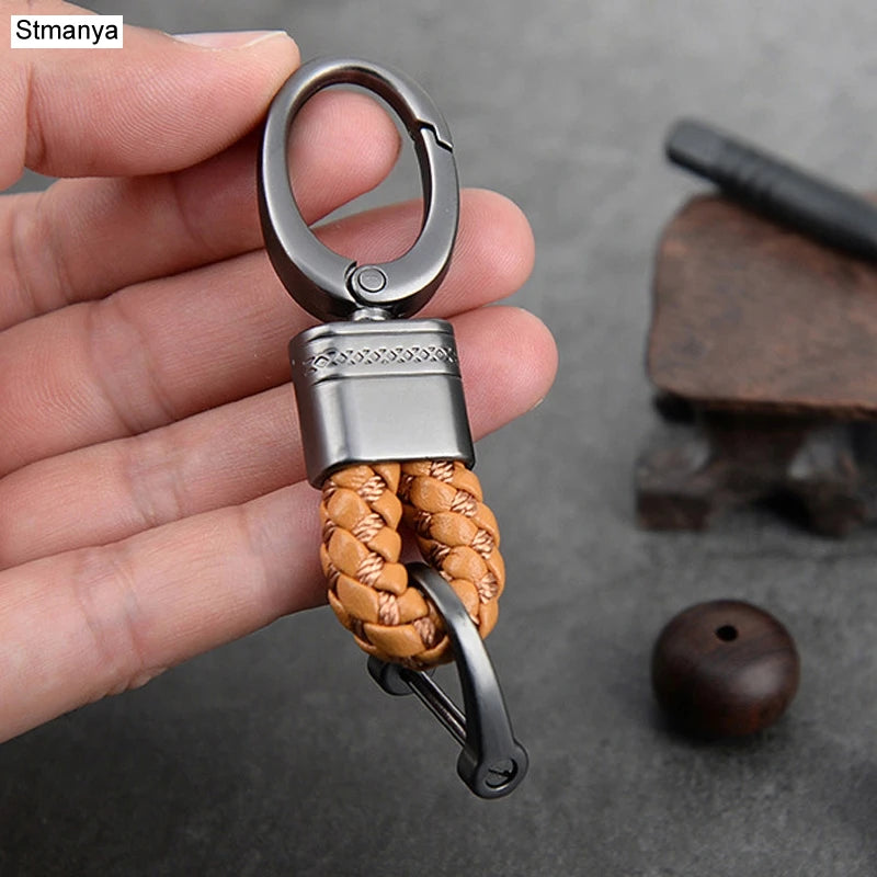 Handgeflochtener Leder Schlüsselanhänger mit Metallclip – Robuster Auto Keyring &amp; Gürtel-Keychain für Damen &amp; Herren 