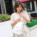 KMFFLY Damen Rucksack Weiß – Weicher Washed PU Leder Rucksack mit Blumenstickerei, klein & vielseitig