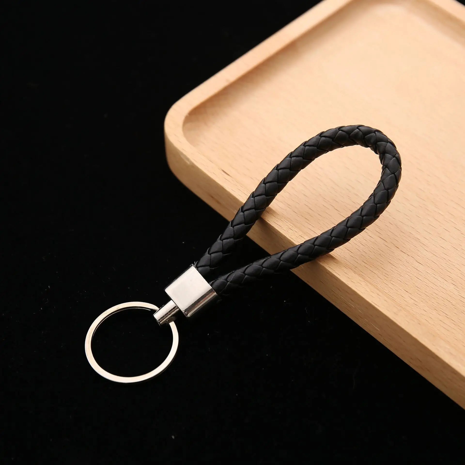 Geflochtener PU-Leder Schlüsselanhänger – Moderner Woven Rope Keychain als Taschen- & Autoanhänger, DIY Leder-Keyring für Damen & Herren