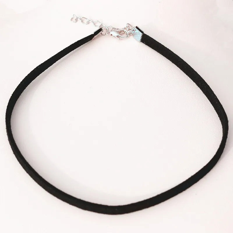 Minimalistisches Choker-Halsband aus Leder & Samt – Gothic Punk Halskette für Damen im Harajuku-Stil (5er-Set)