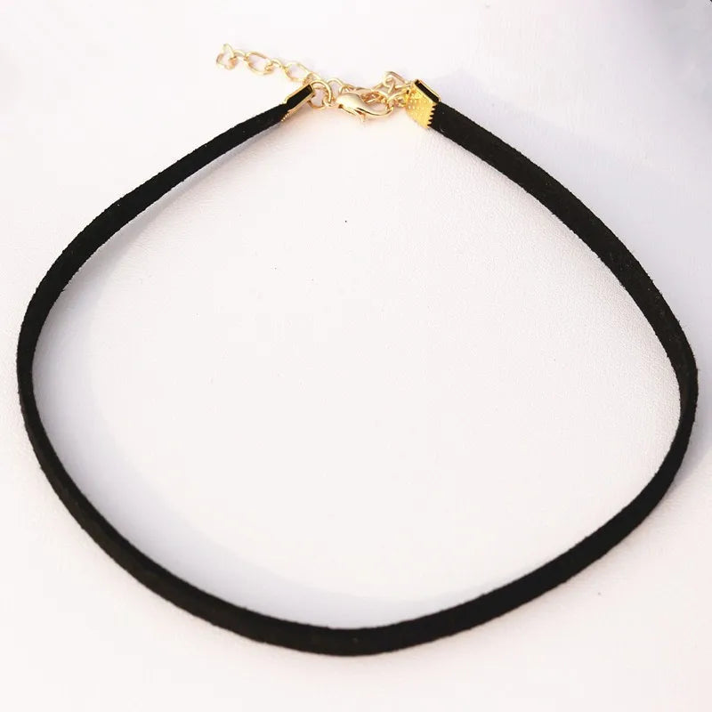 Minimalistisches Choker-Halsband aus Leder & Samt – Gothic Punk Halskette für Damen im Harajuku-Stil (5er-Set)