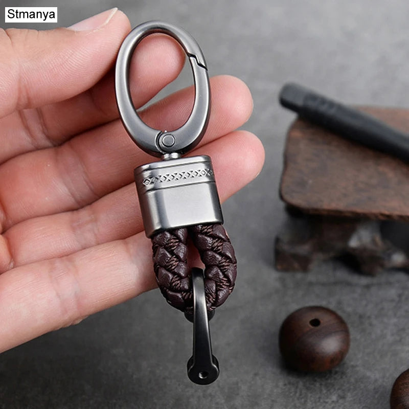 Handgeflochtener Leder Schlüsselanhänger mit Metallclip – Robuster Auto Keyring &amp; Gürtel-Keychain für Damen &amp; Herren 