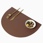 PU-Leder Tischset Halbkreis – Wasserdichte, ölbeständige & hitzeisolierende Platzmatte im europäischen Stil (42 × 28 cm)