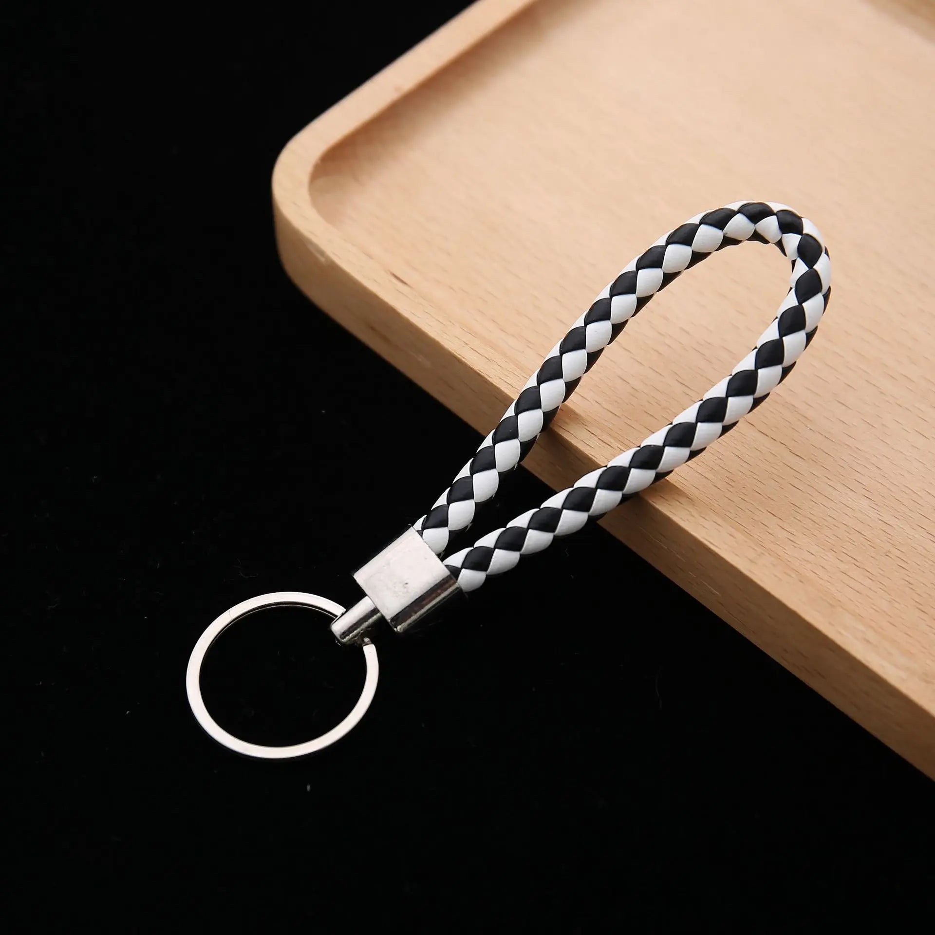 Geflochtener PU-Leder Schlüsselanhänger – Moderner Woven Rope Keychain als Taschen- & Autoanhänger, DIY Leder-Keyring für Damen & Herren