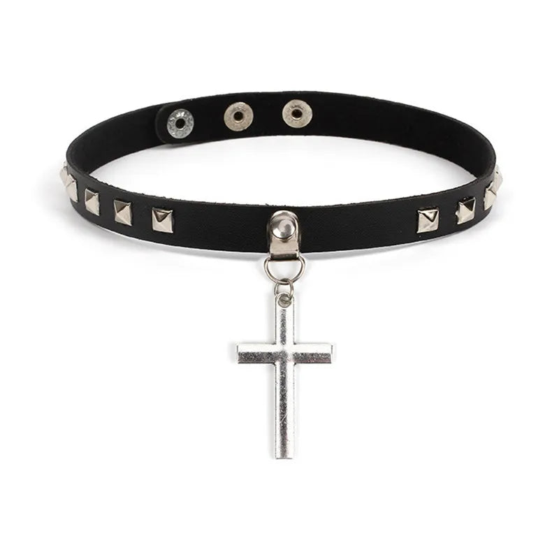 Spike Choker Halskette Punk – Breites Kunstleder Halsband mit großen Nieten im Gothic Style für Damen &amp; Herren