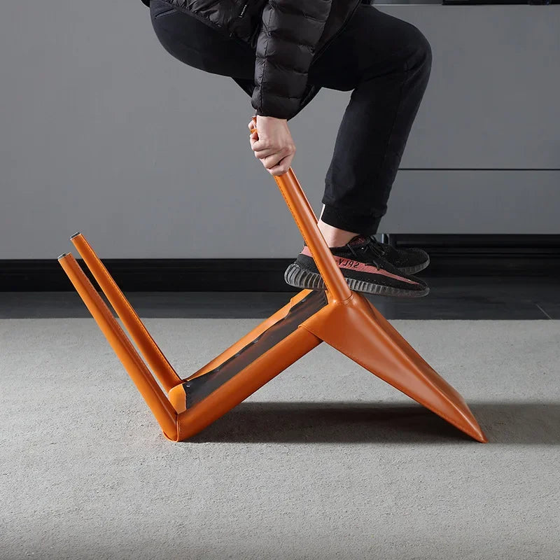 Italienischer Minimalistischer Esszimmerstuhl aus Sattelleder – Nordischer Luxus-Armstuhl für Küche, Restaurant &amp; modernes Wohnen 