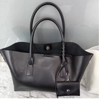 Luxuriöse Wing Tote Bag aus hochwertigem Leder – Große Damen Schultertasche mit weicher Struktur, ideal für Business, Reisen & Alltag