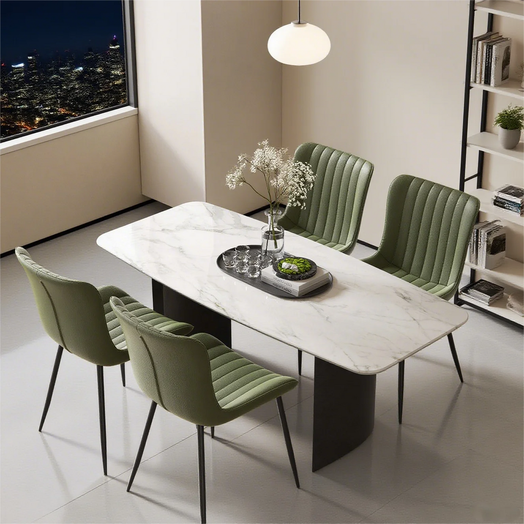 Set aus 4 schwarzen PU-Leder Esszimmerstühlen – Moderne Dining Armchairs mit Polsterung, platzsparend & komfortabel für Küche & Essbereich