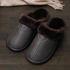 Herren Winter Hausschuhe aus PU-Leder – Warme Indoor Slipper mit Plüschfutter, Rutschfeste &amp; Wasserabweisende Lederschuhe für Zuhause 