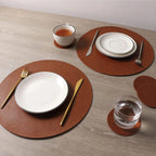Runde PU-Leder Tischsets in gewaschener Cowhide-Optik – Elegante Platzmatten mit Untersetzer für Esstisch, Küche & Party (1/4/6/10 Sets)