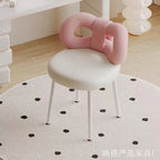 Premium Make-up Stuhl aus Leder – Drehbarer &amp; höhenverstellbarer Schminkstuhl in Creme mit Schleifen-Rückenlehne