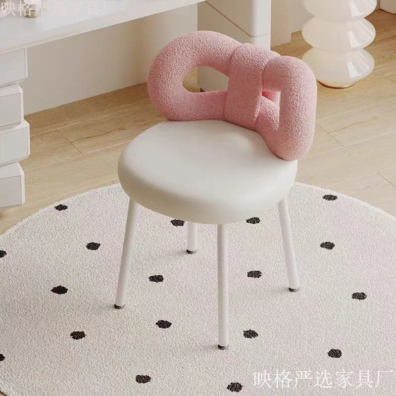 Premium Make-up Stuhl aus Leder – Drehbarer & höhenverstellbarer Schminkstuhl in Creme mit Schleifen-Rückenlehne