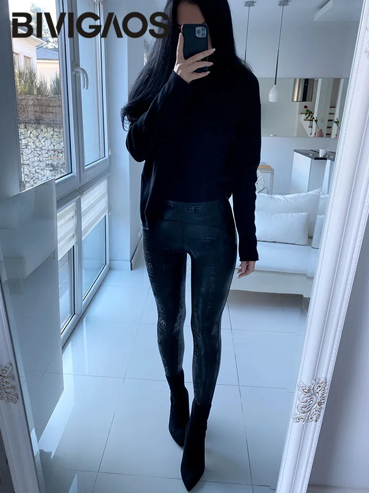 BIVIGAOS Legging en cuir pour femme avec lettres graffitis - Legging chaud en polaire taille haute, style gothique automobile pour l'hiver et l'hiver 