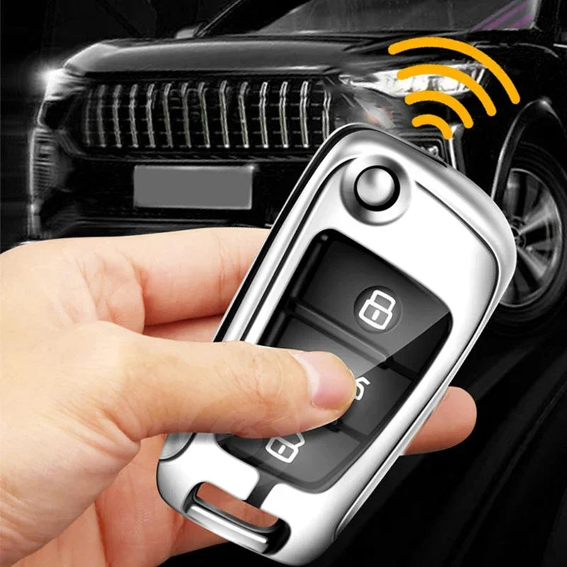 Premium Autoschlüssel Hülle aus Zinklegierung & Leder für Audi A3 (8L/8P/8V), S3 & RS3 – Elegantes Key Case Cover mit Schlüsselanhänger