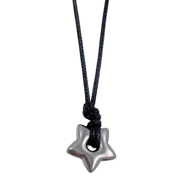 Gothic Stern Anhänger Halskette aus Leder – Vintage Pentagramm Kette mit hohlem Stern für Damen & Herren