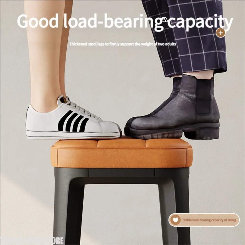 Bunte PU-Esshocker mit dicker Polsterung – Stapelbarer Designer-Sitzhocker für Restaurant, Küche &amp; kleine Räume 