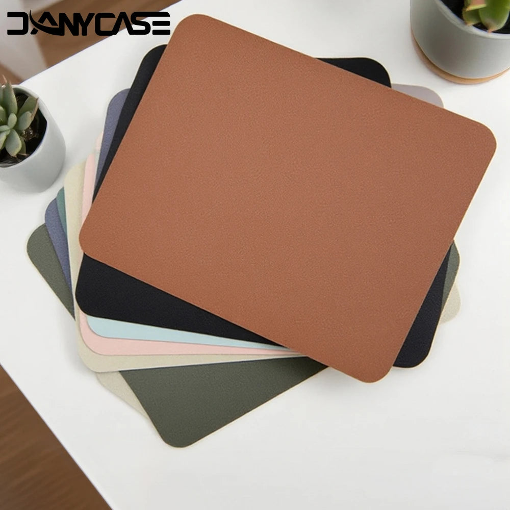 Kompaktes Leder Mousepad – Rutschfeste, doppelseitige PU Leder Mausmatte für Gaming, Büro & Laptop