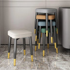 Moderner Esszimmerstuhl aus Leder mit Latexpolster – Stapelbarer Light-Luxury Dining Chair mit Carbonstahlrahmen & rutschfesten Füßen