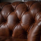 Französisches Retro Chesterfield Sofa aus echtem Oil-Wax Leder – Klassisches Leder Sofa im Antikstil für Wohnzimmer, Villa &amp; Cigar Lounge