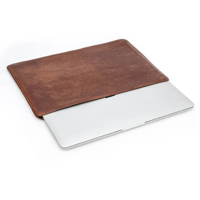 Handgefertigte Laptop-Hülle aus echtem Rindsleder – Sleeve für MacBook Air 13,6 Zoll, Notebook Organizer & Travel Case