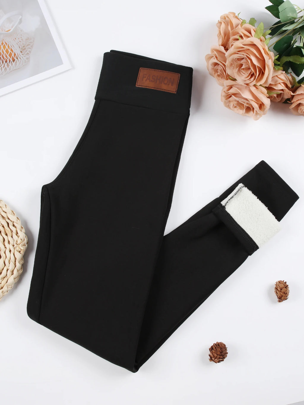 Damen Lederlook Leggings mit Lammfleece – High Waist, warm gefüttert & elastisch, Winter Leggings in Samt-Optik