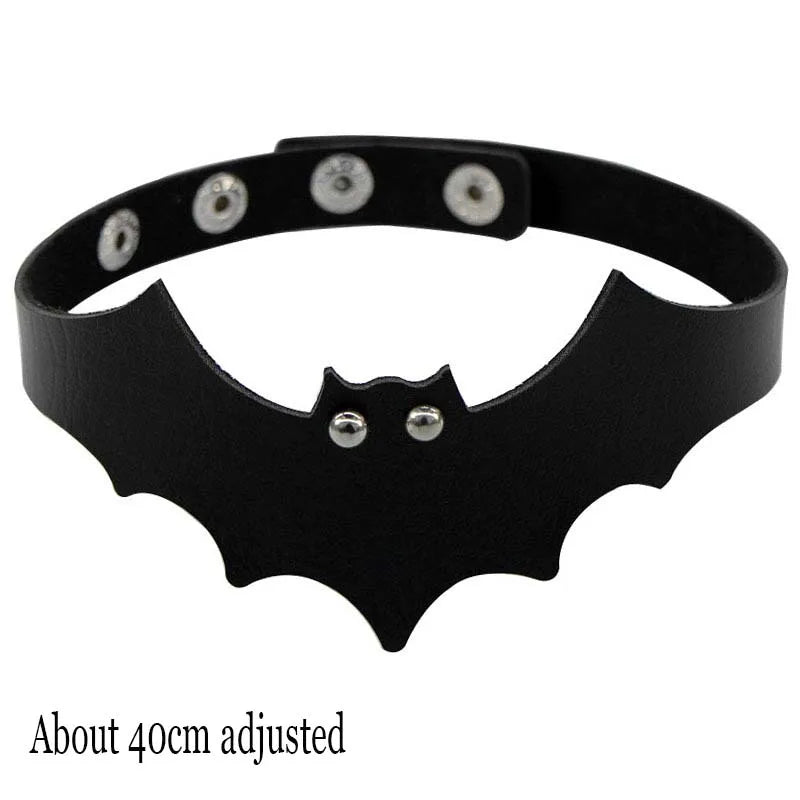 Punk Gothic Choker aus schwarzem PU-Leder – Fledermaus Halsband mit Herzschloss, Schlüssel & Spikes für Damen