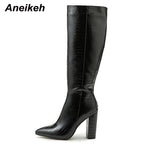 Aneikeh Damen Kniehohe High-Heel-Stiefel – Lackleder Boots mit Krokodil-Prägung, Blockabsatz & seitlichem Reißverschluss