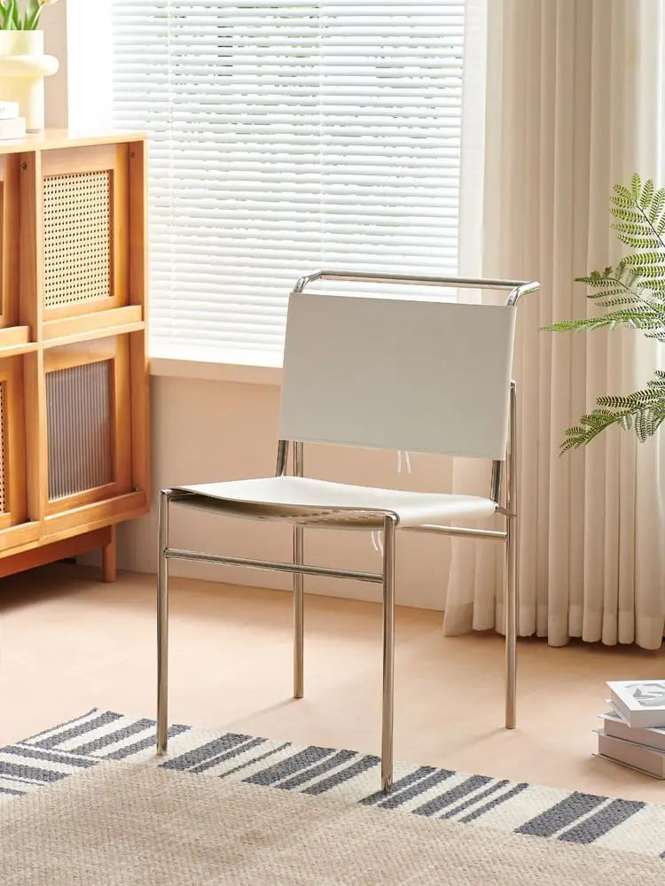 Minimalistischer Leder-Esszimmerstuhl im Vintage-Stil – Eleganter Designerstuhl mit Edelstahlrohr-Gestell für modernes Wohnen