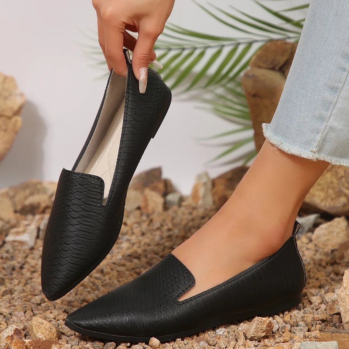 VKJF Damen Flats – PU-Leder Ballerinas, spitze Zehen, Slip-On Loafers, Casual Flats mit niedrigem Absatz, Steinmuster, Plus Size 33-44