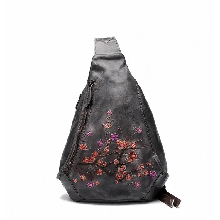 MOTAORA Vintage Damen Leder-Rucksack – Handgefertigter Echtleder Rucksack mit floraler Prägung, kompakt & diebstahlsicher