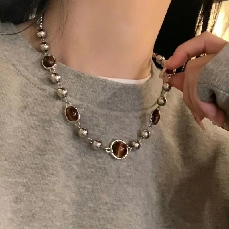 Vintage Halskette mit braunem Stein-Anhänger – Eleganter Layering Choker & Clavicle Chain aus Edelstahl für Damen & Herren