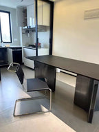 Italienischer Bauhaus Lederstuhl aus Sattelleder – Comedor moderno y muebles de diseño retro con iluminación y lujo