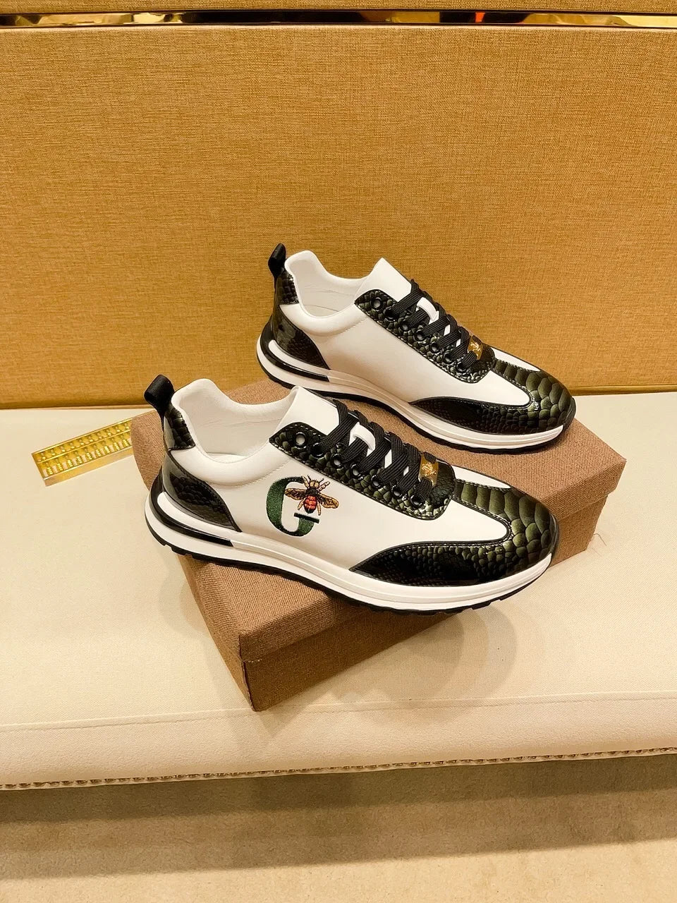 HUISONG Herren Leder Sneakers – Luxus Business Casual Schuhe, atmungsaktiv, wasserdicht, Designer-Style mit tierischen Prints