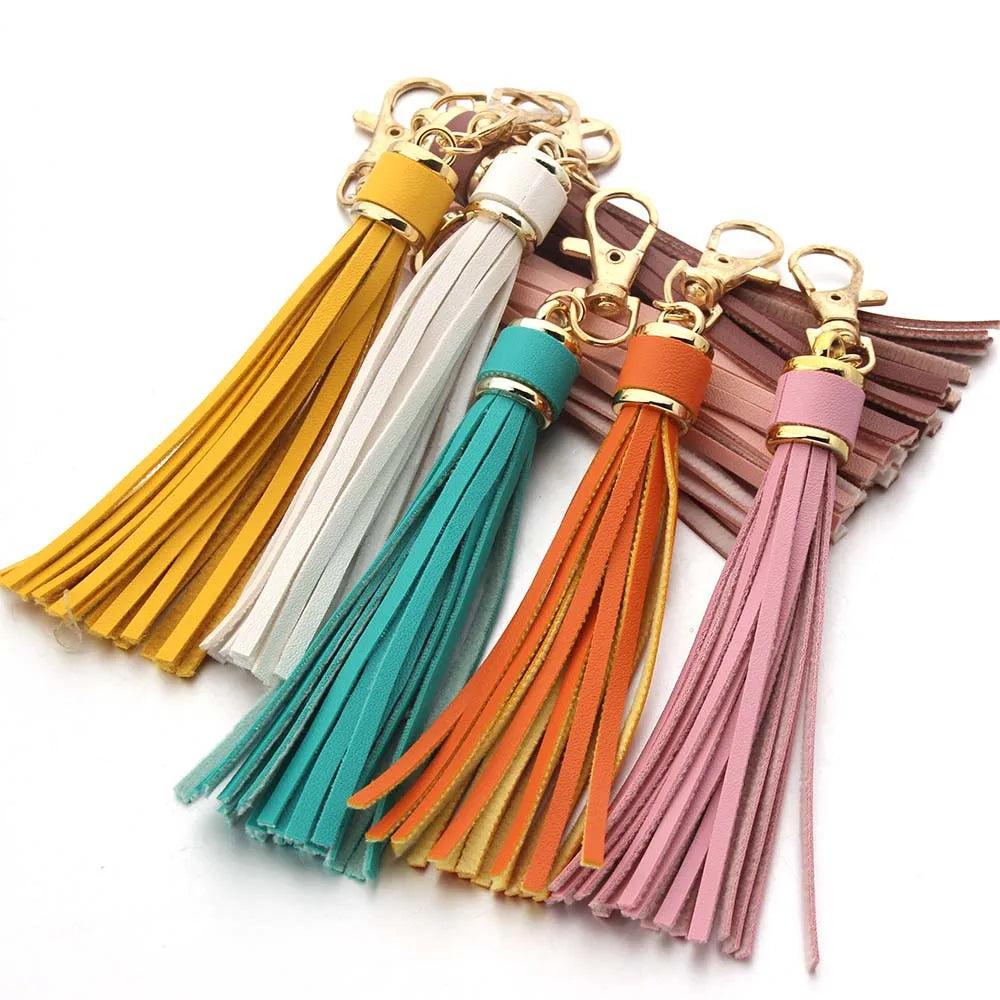 Edler Leder Quasten Schlüsselanhänger mit Karabinerhaken – Eleganter Tassel Keychain & Taschenanhänger in Goldoptik für Damen
