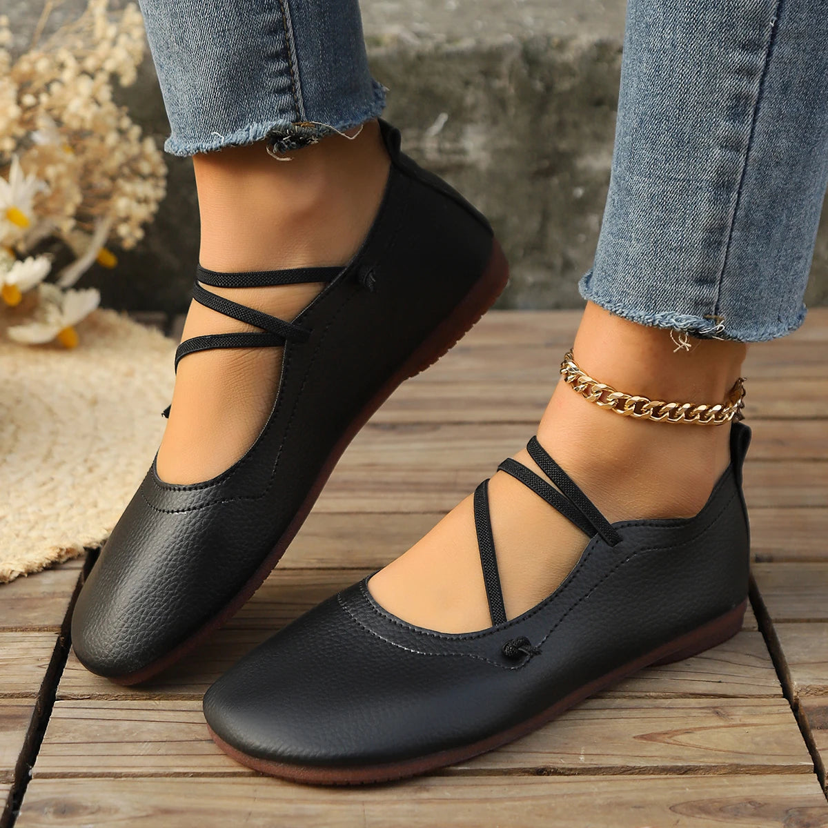 UETEEY Damen Loafers – Casual Flats aus Lackleder, runde Spitze, Vintage Stil, elegante Slip-On Schuhe für Alltag und Büro