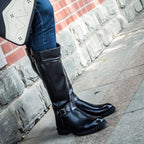 OLOMM Herren British Style Kniehohe Boots – Handgefertigte Motorrad- & Cosplay-Stiefel aus Leder, Zip-Design, Komfortable Stage & Freizeit Schuhe