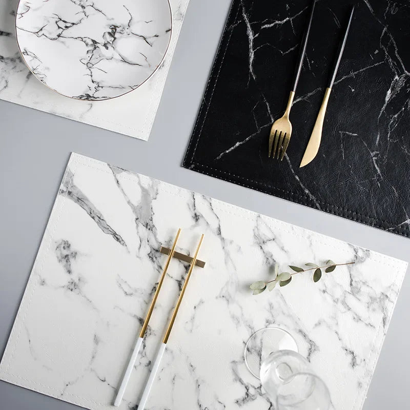 Kreative PU-Leder Tischmatte in Marmor-Optik – Rechteckige, wasserfeste &amp; hitzeisolierende Platzmatte in Schwarz-Weiß für Küche &amp; Esstisch 
