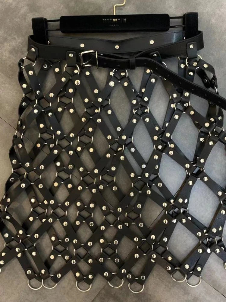 Damen PU Leder Minirock Schwarz – A-Linien High Waist Rock mit Diamant-Gitter &amp; Cut-Outs, moderner Club- &amp; Fashion-Minirock 