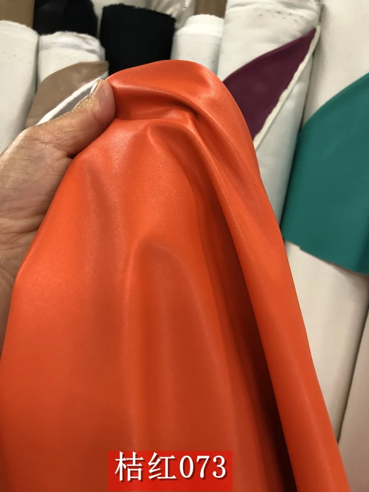 Dünnes weiches Kunstleder Meterware – Elastischer PU-Lederstoff mit Schafprägung für Kleidung, Taschen & DIY Nähprojekte