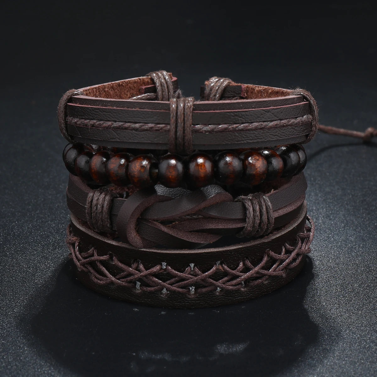 Vintage Lederarmband für Herren – Mehrfach geflochtenes Armband mit braunen Holzperlen, verstellbares Zugband im klassischen Stil