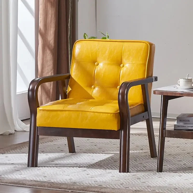 Nordischer Retro Holzstuhl mit Armlehnen – Minimalistischer Wohnzimmerstuhl aus Massivholz mit Lederbezug, Moderner Lounge- & Sesselstuhl