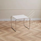 Bauhaus Esszimmerstuhl aus Edelstahl &amp; Sattelleder – Platzsparender Designerstuhl mit Armlehnen für Wohnzimmer &amp; Essbereich