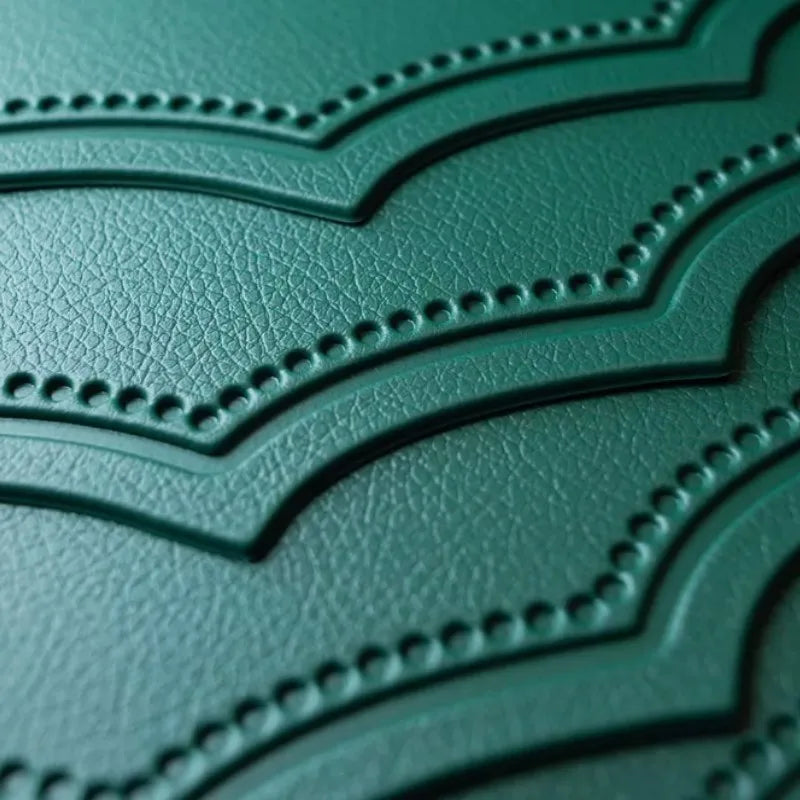 Grüne ovale Kunstleder Tischsets – Wendbare Luxus-Platzmatten aus weichem Kunstleder für Küche, Café & Esszimmer (1/4/10 Stück)