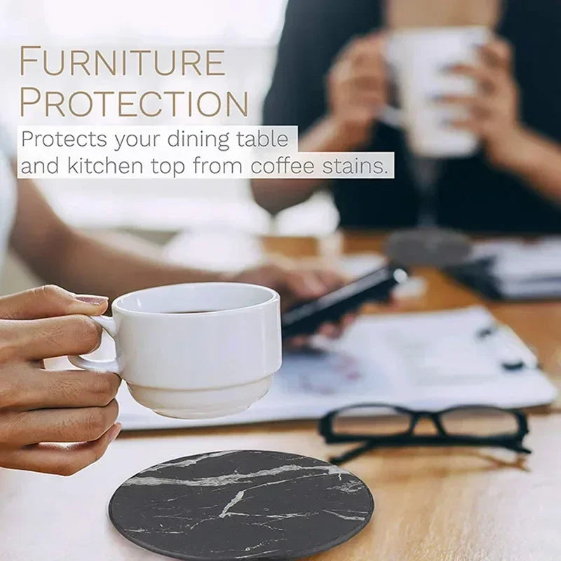 6er Set hitzebeständige PU Leder Untersetzer in Marmor-Optik – Runde Kaffee- & Teeunterlagen in Schwarz/Weiß, pflegeleicht & modern