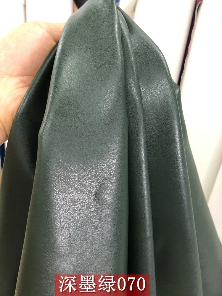 Dünnes weiches Kunstleder Meterware – Elastischer PU-Lederstoff mit Schafprägung für Kleidung, Taschen & DIY Nähprojekte