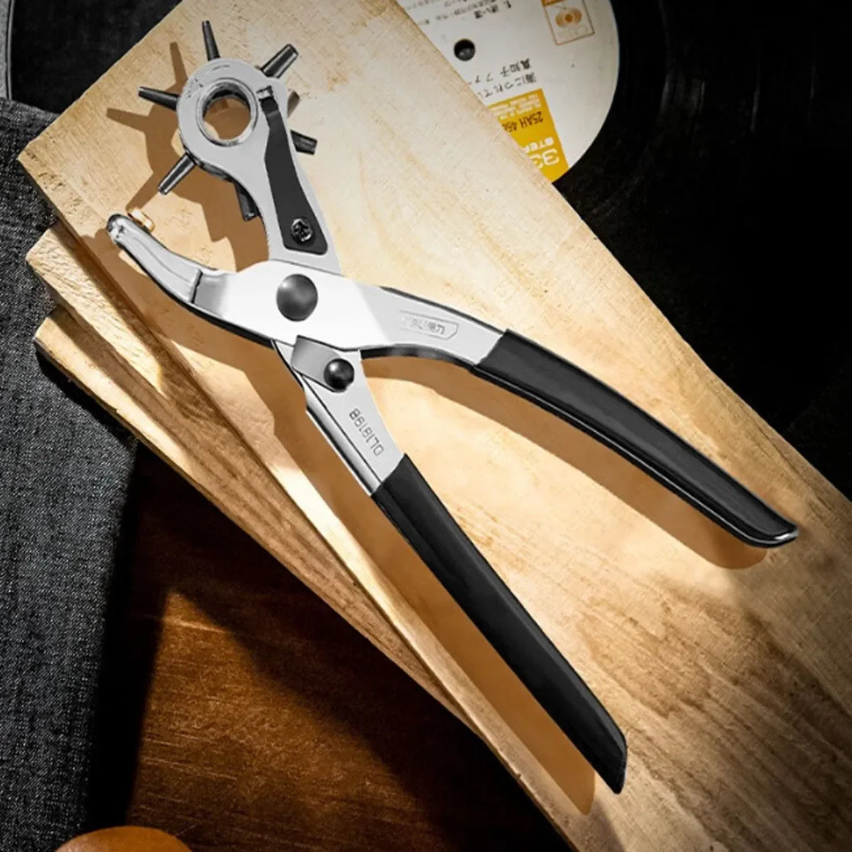 Leder Lochzange für Gürtel & Armbänder – Multifunktionale Edelstahl Gürtelzange zum Stanzen von Löchern für Leder, Taschen & Uhrenarmbänder